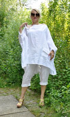 White LINEN 100% tunic/Asymmetric tunic/ Woman loose Linen Tunic Outfit, White Linen Outfit, Tunic Outfit, Asymmetric Tunic, Plus Size Linen, Linen Tunic Tops, Summer Tunics, Mode Boho, Linen Clothing