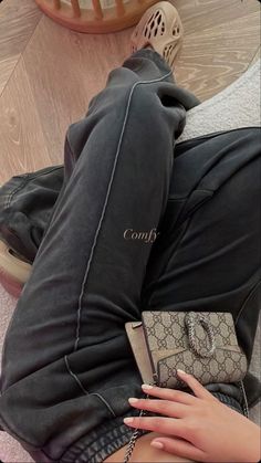 Cargo Aesthetic, Dionysus Super Mini Bag, Nails Jewelry, Jacket Streetwear, Mode Tips, Black Glasses, Chill Fits, Chill Outfits