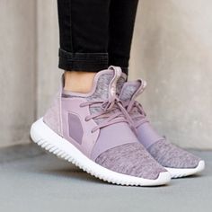 Adidas Tubular Defiant Sneakers Lilac Marl Women’s Size 8.5 Look Brand New!! Lightly Worn Years Ago Very Comfortable, Suede Detailing Super Cute Purple/Mauve Color Make An Offer :) Adidas Shoes Women Sneakers, Size 13 Womens Shoes, Mode Adidas, Adidas Shoes Women, Skate Wear, Sneakers Mode, Pink Sneakers, Adidas Nmd, Shoes Outlet