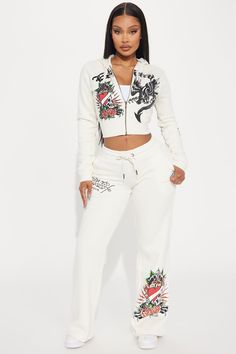 Es Hardy Outfit, Cute Winter Birthday Outfits, Ed Hardy Outfit, Ed Hardy Dragon, Street Style Outfits Casual, Shopping Wishlist, Dragon Heart, Fashion Nova Outfits, Stylish Summer Outfits