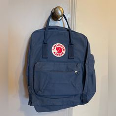 Reposhing This Item I Purchased From @Plsams29. Loved It, But Ready To Rotate For Something New. Questions? Leave A Comment Below! Mochila Fjallraven Kanken, Fjallraven Backpack, Backpack Fjallraven, Navy Backpack, Aesthetic Backpack, Weekender Bags, Blue Backpack, Book Bag, Kanken Backpack