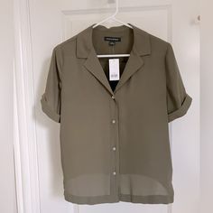 Banana Republic Olive Green Short Sleeve Button Up Blouse Boxy New With Tags Camp Collar Blouse With Buttons, Summer Blouse With Buttons And Camp Collar, Casual Office Blouse With Snap Buttons, Elegant Camp Collar Top For Workwear, Camp Collar Top With Button Closure For Day Out, Chic Summer Blouse With Snap Buttons, Summer Workwear Shirt With Snap Buttons, Camp Collar Tops With Buttons For Day Out, Snap Button Shirt For Work In Summer