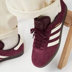 This Adidas Gazelle Nods To The Original Design From The 60s, Featuring Several Updates That Turn The Vintage Sneaker Into A Contemporary Footwear Icon. Made From Soft Nubuck And Leather Overlays, This Maroon Low-Top Sneaker Has A Retro Foam Tongue And A Gum Rubber Outsole. Brand New In Box. Price Is Firm. Maroon Gazelle Adidas Outfit, Maroon Sambas, Burgundy Sambas, Burgundy Tennis Shoes, Maroon Shoes, Maroon Outfit, Pretty Shoes Sneakers, Vintage Sneakers, Shoe Inspo