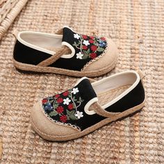 Spring Embroidered Closed Toe Flats, Embroidered Casual Flats, Spring Embroidered Slip-on Flats, Casual Embroidered Slip-on Flats, Floral Embroidery Slip-on Flats, Casual Floral Embroidery Slip-on Flats, Casual Slip-on Flats With Floral Embroidery, Linen Shoes, Comfortable Loafers