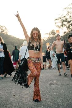 Best 25+ Woodstock fashion ideas Hippie Festival Outfit, Coachella 2016, Beautiful Boho Dresses, Edm Festival Outfit, Retro Revival