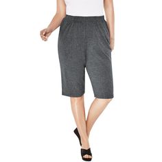 These longer-length shorts are a seasonal must-have made with a relaxed fit that's perfect for everyday wear. Relaxed Fit Knee-length Leisure Shorts, Casual Shorts With 4-way Stretch And 5-inch Inseam, Gray Relaxed Fit Knee-length Shorts, Comfortable Relaxed Fit Pull-on Shorts, 4-way Stretch Shorts With Pockets, 5-inch Inseam, Effortless Outfit, Tailored Shorts, Fleece Shorts, Rolled Hem