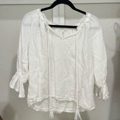 White Newbury Kustom Peasant Top Purchased From Vici. Size Small. Nwot Flowy Cotton Peasant Top For Vacation, Flowy Casual Peasant Top For Vacation, Flowy Peasant Top For Vacation, Spring Beach Peasant Cotton Top, Casual Cotton Peasant Top For Vacation, Cotton Peasant Top For Brunch, Spring Vacation Peasant Blouse, Casual Spring Peasant Top For Vacation, Casual Peasant Top For Spring Vacation