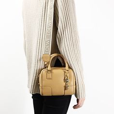 Loewe Amazona 16 Square Shoulder Bag Brown Beige Body: Approx. Height 14cm X Width 16cm X Depth/Depth 8.5cm Handle Height: Approx. 7cmbrown Beige Loewe Amazona, Loewe Bags, Square Shoulder Bag, Loewe Bag, Shoulder Bag Brown, Brown Beige, Beige Color, Bag Lady, Shoulder Bag