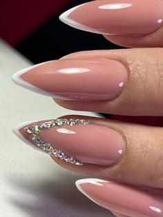 French Tip With Rhinestones Almond, Almond Nails With Crystals, Crystals On Nails, Simple Nails With Rhinestones, Nails With Stones, Nail Designs With Rhinestones, Nails With Crystals, Stone Nails, Stone Nail Art