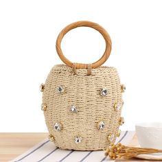 Origin: CN(Origin)Place Of Origin: SHAN DONG ProvinceMain Material: StrawShape: BucketGender: WOMENOccasion: VersatileExterior: NONELining Material: PolyesterModel Number: Beach bagPattern Type: SolidDecoration: Hollow OutDecoration: DiamondsInterior: Cell Phone PocketInterior: No PocketHardness: HARDStyle: FashionClosure Type: STRINGsummer bag 2020: luxury diamonds women bag 2020rattan bag: wicker woven handbags for womenstraw bag for women 2020: summer beach rattan bagWomen's handbag: luxury h Diamond Decorations, Woven Handbags, Handbags Casual, Woven Tote Bag, Straw Bags, Luxury Diamonds, Fabric Bag, Small Wallet, Woven Bag