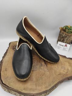 These are genuine leather, handmade men's shoes. Very useful soft shoes. Made with naturel leather and naturel dyed. There are many diffirent color options. Our processing time 2-10 bussines days, But must of time we are shipping your order very earlier. ( express shipping, Fedex, Ups, Dhl, Tnt ) Every size is available, 5 us men's to 13.5 us men's, 37 eu men's to 50 eu men's. Men's shoes are %100 naturel. ALL ABOUT TURKISH YEMENI SHOES Put away those rubber flip flops. The only shoes you need t Traditional Leather Sole Loafers For Galas, Artisan Leather Slip-on Shoes With Rubber Sole, Artisan Leather Shoes With Round Toe And Leather Sole, Natural Loafers With Leather Sole And Round Toe, Traditional Plain Toe Leather Shoes, Traditional Loafers With Stitched Sole And Round Toe, Natural Color Slip-on Loafers With Leather Sole, Traditional Leather Clogs With Rubber Sole, Traditional Loafers With Leather Sole And Flat Heel