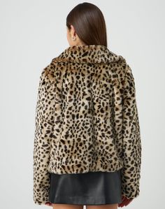 This faux fur coat features an oversized collar, front hook closure and a full length. Faux Fur Collar Coat, Fur Collar Coat, Oversized Collar, Winter Layering, Collared Coat, Faux Fur Collar, Faux Fur Coat, Fur Collars, Mix Match