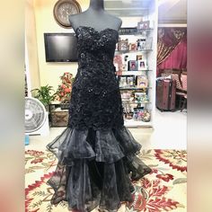 Black Filipina Gown, Sleeves Detachable. Size Fits Small To Medium. Never Worn But Tried On. Black Evening Dress With Detachable Train, Black Evening Gown With Detachable Train, Fitted Black Dress With Detachable Train, Black Party Dress With Detachable Train, Black Floor-length Evening Dress With Detachable Train, Elegant Black Evening Dress With Detachable Train, Black Formal Evening Dress With Detachable Train, Black Formal Dress With Detachable Train, Glamorous Black Strapless Gown