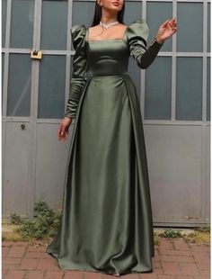 A-Line Evening Gown Elegant Dress Formal Christmas Red Green Dress Sweep / Brush Train Long Sleeve Square Neck Satin with Pleats Ruched Red Green Dress, Glamouröse Outfits, Gown Elegant, Evening Dresses Online, Modest Dresses Casual, Cheap Evening Dresses, Dresses Formal Elegant, Evening Gowns Elegant, Stylish Dress Book