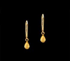 22k gold vermeil brushed teardrop 10mm ( 3D Teardrop) 14k yellow gold filled stamped ear wire earrings Total length is approx. 1.25 inches ( from the top of the ear wire ) Also available with leverback earrings Your jewelry will arrive in a beautiful gift box. #14261K6G Gold Teardrop Earrings With Lever Back As Gift, Gold Minimalist Teardrop Earrings With Lever Back, Gold Teardrop Earrings As Gift, Nickel-free Yellow Gold Teardrop Earrings, Yellow Gold Nickel-free Dangle Teardrop Earrings, Gold Teardrop Jewelry With French Hook, Gold Hypoallergenic Briolette Earrings, Hypoallergenic Yellow Gold Briolette Earrings, Hypoallergenic Gold Briolette Earrings