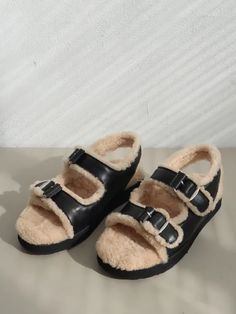 ファーバックルサンダル（3色）| Wコンセプト Birkenstock Milano, Buckle Sandals, Birkenstock Arizona, Birkenstock, Sneakers Fashion, Buckle, Sandals, Sneakers, Quick Saves