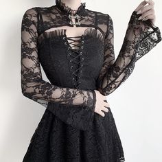 Mode Punk, Gothic Tops, Lace Bolero, Turtle Neck Crop Top, Moda Punk, Vintage Crop Tops, Streetwear Tshirt, Gothic Outfits, Mode Inspo