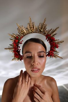 This breathtaking gold crown is meticulously handcrafted with intricate flowers and berries, designed to make you shine at any event. Whether you're walking down the aisle, posing for a maternity shoot, attending prom, or making a statement at a festival like Burning Man, this handmade tiara is made for the goddess in you. This unique accessory will elevate any look, whether it's for a party, photoshoot, or a special celebration. You'll fall in love with the way it completes your outfit and enhances your style. Handmade Tiara, Crown Bridal Hair, Red Flower Crown, Bridal Hair Bands, Gold Goddess, Handmade Tiaras, Party Photoshoot, Crown Gold, Halo Crown