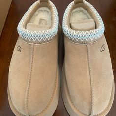 New With Tags Ugg Platform Slippers In Women’s Size 6 In Color Sand! Ugg Tasman Platform, Ugg Scuffette Slippers, Ugg Platform Slippers, Ugg Platform, Ugg Scuffette, Ugg Slides, Ugg Sandals, Shoes Ugg, Ugg Tasman