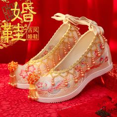 Xiuhe Shoes Wedding Shoes Chinese Bridal Shoes Phoenix Necklace Red Shoes Cloth Shoes Embroidered Hanfu Shoes, Phoenix Necklace, Embroidered Shoes, Shoes Wedding, Necklace Red, Red Shoes, Bridal Shoes, Hanfu, Wedding Shoes