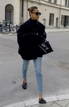 Everyday Loafers Outfit, 8 Degree Weather Outfit, Summer Drinks Outfit Evening, Rainy Day Outfit Spring 2024, Chic Loafers Outfit, Quiet Luxury Winter Outfit, Mocassin Outfit Winter, Black Loafers Outfit Work, Loafers And Jeans Outfit