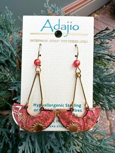 Gold and pink tones makes up these sun-inspired fishhook earrings. Red Round Beach Earrings, Bohemian Teardrop Pink Earrings, Vibrant Pink Beach Earrings, Sunset Earrings, Bohemian Shell-shaped Earrings For Vacation, Gold Sunset, Gauze Clothing, Fishhook Earrings, Dress With Shawl