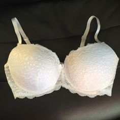 Has Push Up! New Without Tags, Never Worn. In Perfect Condition!! Size 36c With Adjustable Straps. Aerie For Exposure White Lace Bra, Sleep Wear, Lace Bra, White Lace, Women's Intimates, Push Up, Adjustable Straps, Color White, Sleep