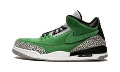 The Air Jordan 3 Tinker “Oregon Ducks” is a player exclusive colorway of the sneaker that was produced only for the University of Oregon football team.  The stunning colorway features the team colors across the silhouette, with a bright green nubuck upper with grey, black, and yellow accents and the iconic elephant print paneling.  Oregon’s “O” logo is added to the heel tabs, and the side Swooshes of the special Tinker Hatfield edition of the Jordan 3 are removable with green, yellow, black, and S O Logo, Oregon Football, Retro 7, Retro 13, Retro 11, Jordan 3 Retro, Retro 4, Air Jordan 3 Retro, Jordan 2