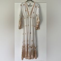 Vintage Elegant Egyptian Formal White And Gold Dress Size Med Can Fit Small Nwt White And Gold Dress, White Gold Dress, Green Long Sleeve Dress, Snake Skin Dress, Fitted Midi Dress, Dress Shirt Sleeves, Long Sleeve Sweater Dress, Dress Shirts For Women, Black Bodycon Dress