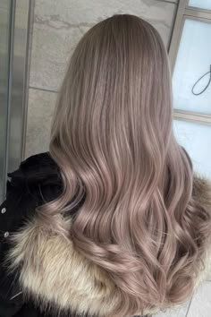 hairinspo mediumlengthhair longhairinspo brownhair Milky Hair Color, Milky Brown Hair, Balayage Asian Hair, Balyage Hair, Blonde Hair Goals, Blonde Hair With Roots, Ash Blonde Hair Colour, Blonde Hair Transformations