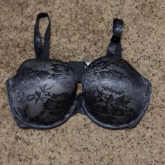 Body By Victoria Lined Perfect Coverage Bra. Sequin Only Near The Very Top. Wrong Size For Me & Near Worn Victoria's Secret Gray Bra, Fitted Silver Bra, Elegant Fitted Silver Bra, Silver Elegant Fitted Bra, Elegant Fitted Gray Bra, Elegant Silver Underwire Bra, Coverage Bras, Pretty Lingerie, Summer Fashion Outfits