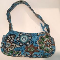 Bali Blue Pattern Shoulder Bag. Pockets On Outside Of Both Sides, 2 Inside Pockets. New Without Tags Vera Bradley Patterns, Vera Bradley Bags, Blue Pattern, Both Sides, Vera Bradley, Inside Pocket, Shoulder Bags, Bali, Bag Lady