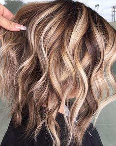 Fall Highlights And Lowlights, Blended Highlights And Lowlights Blonde, Hair With Blonde Highlights Brown, Brown Hair With Blonde Lowlights, Hai Color, Blonde Brown Hair Color, Contrast Highlights, Blonde Highlights Short Hair, Lowlights Hair