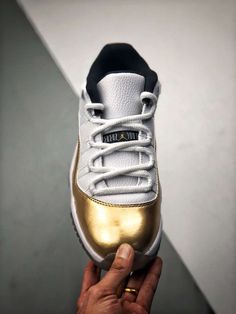 Air Jordan 11 Retro Low ‘Closing Ceremony’ 528895-103 Walk the talk and make a statement with our top-quality Sneakers. Shop now and step up your shoe game! Please carefully choosing the size number according the size chart as we CAN NOT offer return or refund if you choose a wrong size.The product need 3-5 business days to check the quality before shipping.Our High Quality Shoes models are various, please contact to our support to ask for the model you need.Because each device displays a different color. Therefore, the actual color of the item may not be 100% the same as [...] Air Jordan 1 Dior, Jordan 1 Dior, Air Jordan 1 Fearless, Jordan Travis Scott, Jordan 1 Fearless, Jordan 1 Blue, Air Jordan 11 Retro Low, Nike Air Jordan 11, Jordan 11 Retro Low