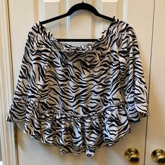 Size 8 Nwt H&M Black And White Zebra Striped Off The Shoulder Blouse. H&m Summer Blouse For Night Out, H&m Summer Night Out Blouse, Chic H&m Tops For Vacation, White Off-shoulder Blouse For Night Out, Off-shoulder White Blouse For Night Out, White H&m Tops For Vacation, H&m White Tops For Vacation, Fitted White H&m Blouse, Off The Shoulder Blouse