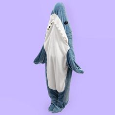 This cute shark blanket is made of soft, cozy fleece to keep you warm and comfy. While wearing this shark onesie, not only will you look cool, you'll also be sure to get a few laughs with its fun design! • S: Height 110-140cm/ 3.60*4.59 ft• M: Height 140-160cm/ 4.59*5.24 ft• L: Height 160-175cm/ 5.24*5.74 ft• XL: Height 175-190cm/ 5.74*6.23 ftMaterial: Fleece