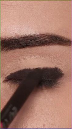 Master the art of sultry sophistication with our step-by-step matte smokey eyes tutorial!  Learn the secrets to achieving intense depth and drama, all while keeping it effortlessly chic. Do read this blog on Mastering the Matte Eyeshadow look. So follow along and unleash your inner smokey eye maven today!  #eyemakeup #eyesthatshine #bridaleyemakeup #smokeyeyemakeup #goldeyemakeup #eyemakeupinspiration #eyemakeuptutorial #glossyeyes #eyeglam #shinyeyelooks #eyemakeupgoals #shinyeyetrends #bookeventzweddings #bookeventz Daytime Smokey Eye, Smokey Eyes Tutorial, Eyeshadow Inspiration, Smokey Eyes Makeup, Eyes Makeup Tutorial, Almond Eye Makeup, Sultry Makeup, Eyes Tutorial, Korean Skin Care Secrets