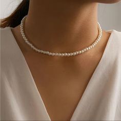 Versatile Pearl Necklace Women's Single Layer Necklace Clavicle Chain Pearl Necklace Choker, Necklace With Pearls, Birthday Necklace Gift, Reflecting Light, Necklace For Girlfriend, Pearl Choker Necklace, Gold Necklace Women, Trendy Necklaces, Faux Pearl Necklace