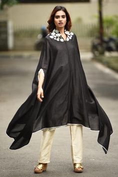 Shop for Vara by Vibha n Priti Black Silk Chanderi Tunic for Women Online at Aza Fashions Cape Dresses, Kaftan Pattern, Black Kaftan, Embroidered Kaftan, Kaftan Designs, Tunics Online, Kaftan Style, Designer Jumpsuits, Indian Fashion Designers