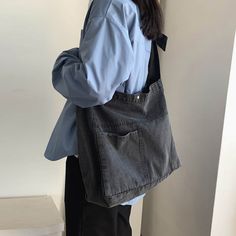 Denim Crossbody Bag, Shoulder Bag Outfit, Grunge Accessories, Denim Crossbody, Denim Shoulder Bags, Denim Tote Bags, Denim Tote, Jeans Bag, Denim Bag