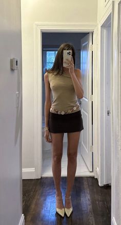 Nightout Outfit Casual, Basic Going Out Outfit, Lana Pink, Outfit Inspo Girly, Black Mini Skirt Outfit, Skirt Petite, Nyc Fits, Girly Outfit, Miniskirt Outfits