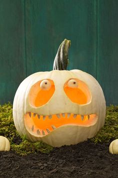 Zombie Pumpkin, Funny Pumpkin Carvings, Unique Pumpkin Carving Ideas, Zombie Pumpkins, Animated Halloween, Pumpkin Carving Ideas