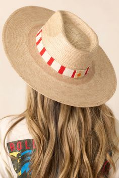 Sunshine Tienda Argelia Palm Hat Fun Hat, Suns Out, Palm Fronds, Cool Hats, Protect Yourself, The Sunshine, Sunny Day, Sunny Days, Your Eyes