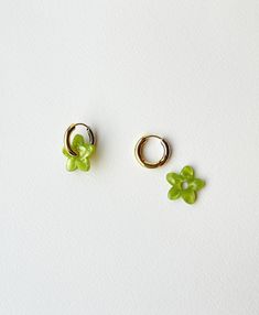 Made exclusively for our LA pop-up at Teller in Culver City. Fit Flower Charms on any of our Hinge Hoop styles for a custom look you can switch out and style to any outfit. Measures: 1 inch in diameter Italian Acetate Green Hypoallergenic Flower-shaped Earrings, Hypoallergenic Green Flower-shaped Earrings, Trendy Green Jewelry With Flower Charm, Trendy Green Flower Earrings, Green Flower Charm Earrings, Trendy Green Flower-shaped Earrings, Green Nickel-free Flower Earrings, Hypoallergenic Green Flower Earrings, Green Resin Flower Jewelry