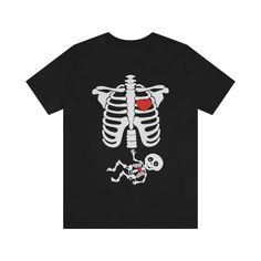 Halloween Pregnancy Shirt Novelty Black T-shirt As A Gift, Novelty Black T-shirt For Gift, Novelty Black T-shirt As Gift, Funny Black Tops For Gender Reveal, Fitted T-shirt For Family Matching Gift, Maternity Black Cotton T-shirt, Black Fitted Top For Gift, Black Fitted Top As A Gift, Black Family Matching T-shirt For Gender Reveal