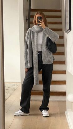 Straight Jeans Outfit, Streetwear Mode, Minimal Style, Mode Inspo, Autumn Outfit, Outfit Inspo Fall