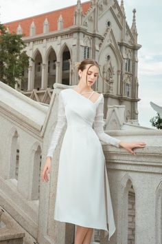 Classic Chanel, Gowns Dresses Elegant, Korean Fashion Outfits, Chanel Design, Mean Blvd, Chanel Dress, Couture Wedding Gowns, Wedding Reception Dress, Silky Fabric