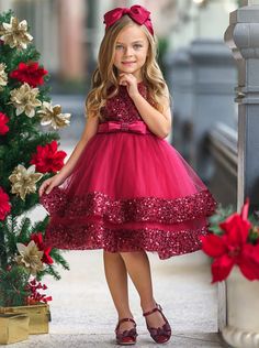 From parties to pageants, our sleeveless sequined party dress will make your princess feel like she's living her fairytale dreams. Its sparkly bodice serve elegant style while its twirl-worthy layered skirt add a touch of fun. Fit for little princesses! Intricate beadwork and rich color make an elegant style statement. Highlights your precious princess' grace and beauty. High-quality fabric and exquisite craftsmanship ensure a couture-like premium finish. Because we know she only deserves the best. Perfect for weddings, formal events, special occasions, birthday parties, photoshoots, and more Sleeveless sequined party dress with layered skirt and silk statement bow Christmas Sleeveless Ball Gown For Dress-up, Sleeveless Christmas Ball Gown, Holiday Pink Sleeveless Princess Dress, Princess Tulle Holiday Dress For Christmas, Princess Style Tulle Holiday Dress For Christmas, Sleeveless Christmas Ball Gown For Party, Sleeveless Ball Gown For Christmas Party, Princess Sleeveless Tutu Dress For Christmas, Pink Princess Dress For Christmas Party