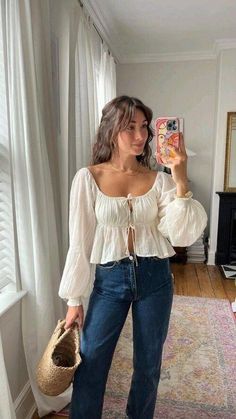 Feminine Boho Outfits, Rosie Ann Butcher, Jeans And Nice Top Outfit, Trad Wife Outfit, Romantic Outfit Casual, Casual Feminine Outfits, 2025 Wardrobe, Feminine Outfit Ideas, Riviera Fashion