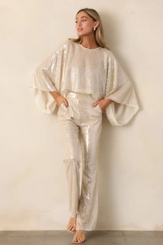 21 Chic Holiday Party Outfits to Shine This Season White Womens Outfits, New Years Outfits Parties, Chic Holiday Party, Ivory Pants, Preppy Girls, Rush Dresses, Sequin Pants, New Years Eve Dresses, New Years Eve Outfits